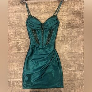 Women’s Emerald Green Beaded Cocktail Dress